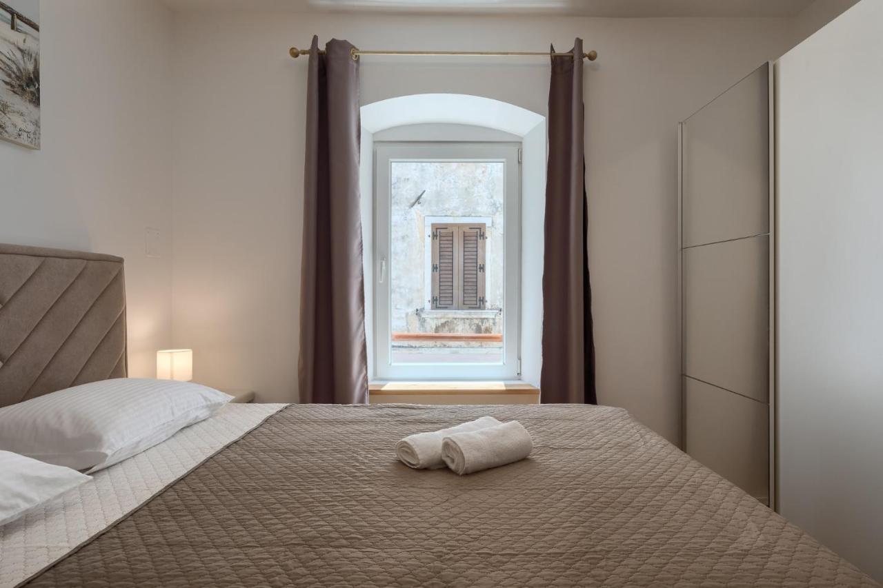 Deluxe Apartment Antonija Porec Esterno foto